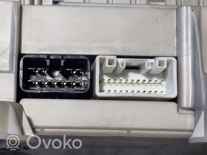 Toyota Previa (XR30, XR40) II Ramka / Moduł bezpieczników 8922128040