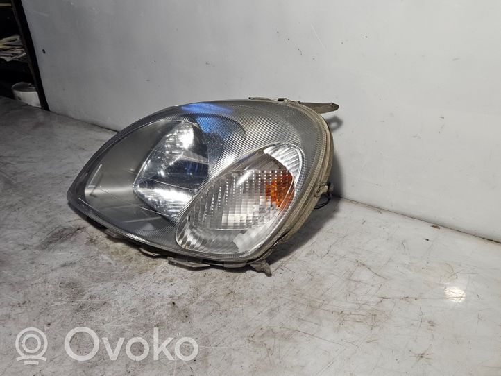Toyota Yaris Phare frontale 811700D01100