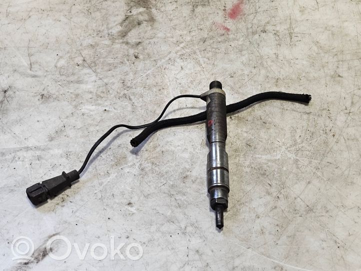 Volkswagen PASSAT B5 Fuel injector 028130201S