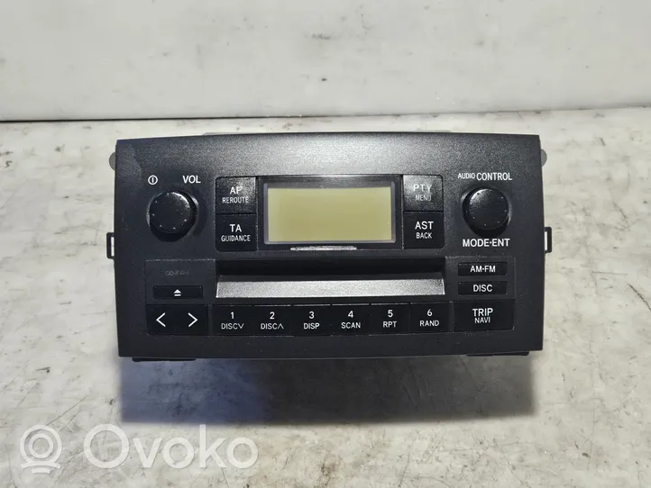 Toyota Corolla Verso E121 Panel / Radioodtwarzacz CD/DVD/GPS 8612013060