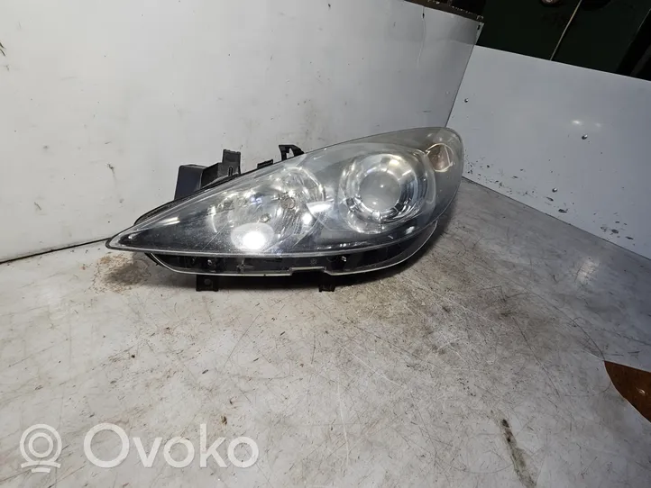 Peugeot 307 Lampa przednia 9681834880