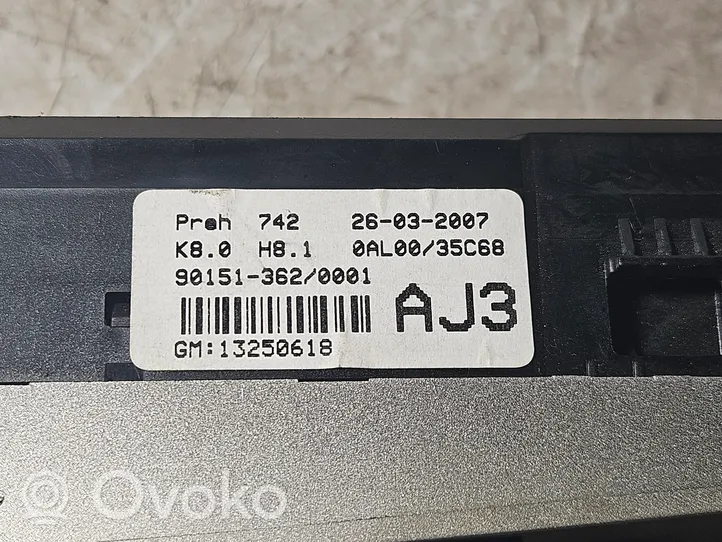 Opel Astra H Climate control unit 13250618