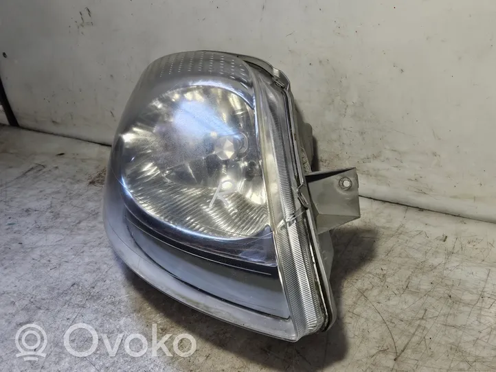 Nissan Primastar Phare frontale 7700311372