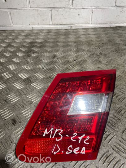 Mercedes-Benz E W212 Lampy tylnej klapy bagażnika A2129060258