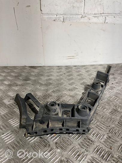 Volkswagen Golf VI Staffa angolare del supporto di montaggio del paraurti 5K6807393C