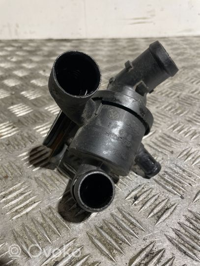 Volkswagen Tiguan Termostato/alloggiamento del termostato 03L121111