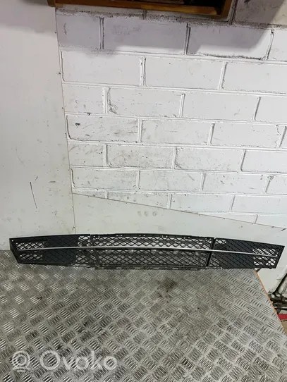 BMW 5 E60 E61 Grille inférieure de pare-chocs avant 7178098