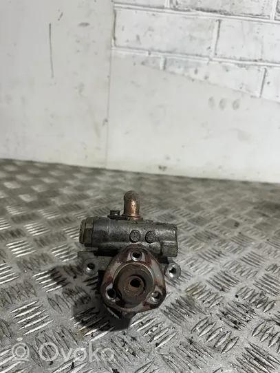 Volkswagen Golf IV Power steering pump 1J0422154B