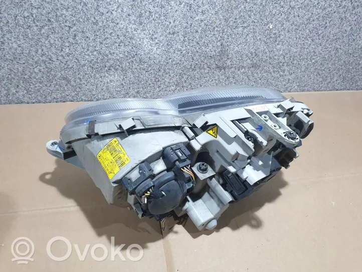 Mercedes-Benz C W203 Phare frontale 0301166676