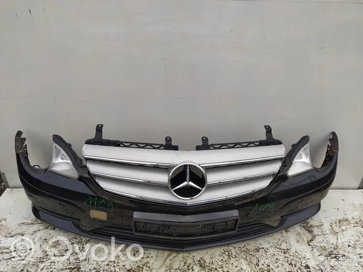Mercedes-Benz R W251 Zderzak przedni 