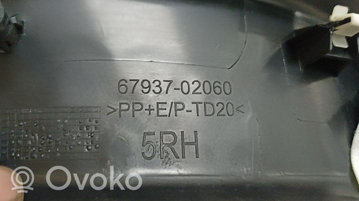 Toyota Auris E180 Takaluukun/tavaratilan sivuverhoilu 6793702060