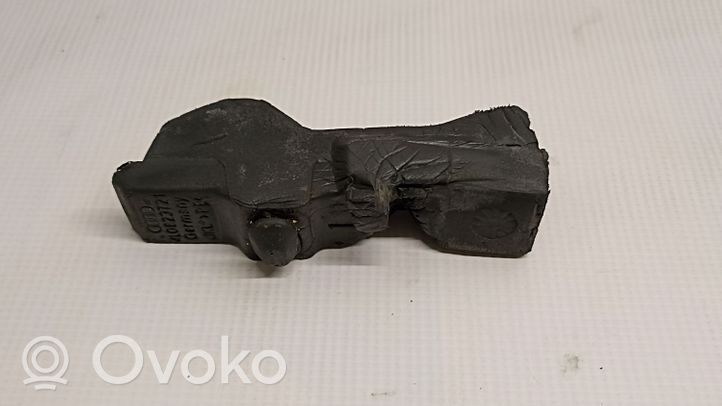 Audi Q7 4L Dämpfung Schaumstoff Kotflügel 4L0823721