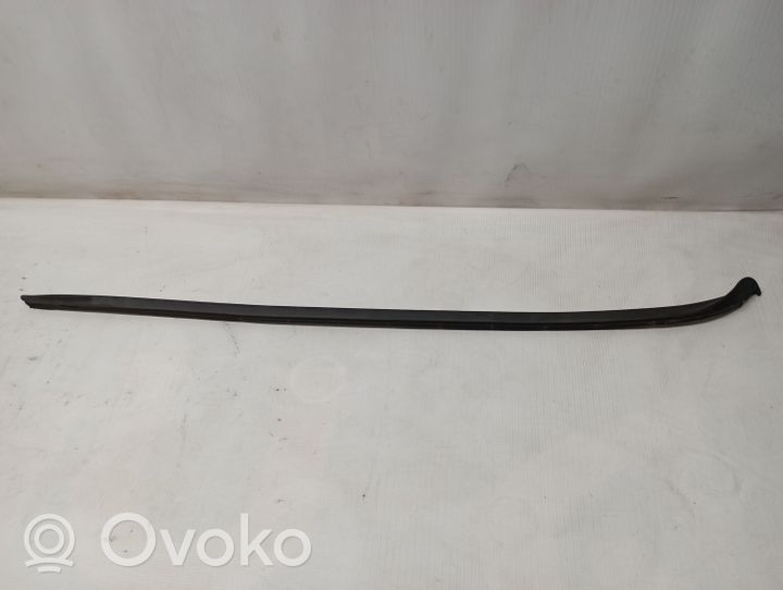 Volkswagen Touran I Windshield trim 1T0854328