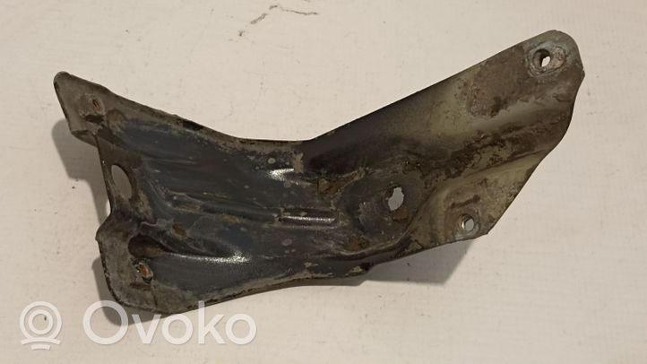 Volkswagen Golf VI Supporto di montaggio del parafango 5K6821136A