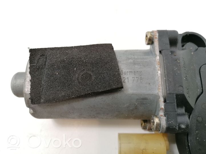 Volvo V70 Silniczek podnoszenia szyby drzwi tylnych 0130821776