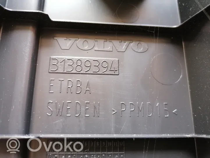 Volvo V40 Rivestimento vano della ruota di scorta 31389394