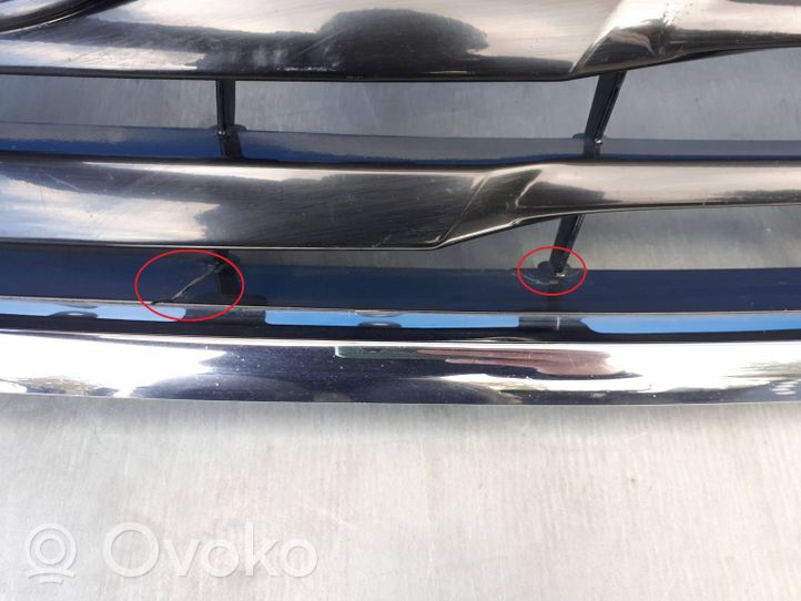 Toyota Hilux (AN10, AN20, AN30) Front bumper upper radiator grill 531110K480