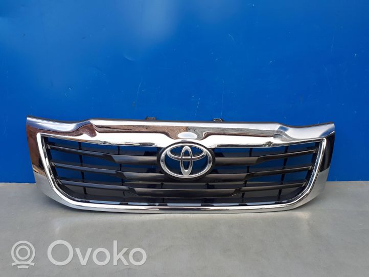 Toyota Hilux (AN10, AN20, AN30) Front bumper upper radiator grill 531110K480