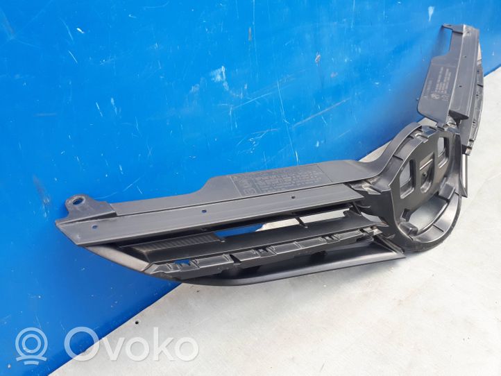 Toyota Auris E180 Etupuskurin ylempi jäähdytinsäleikkö 5311402260