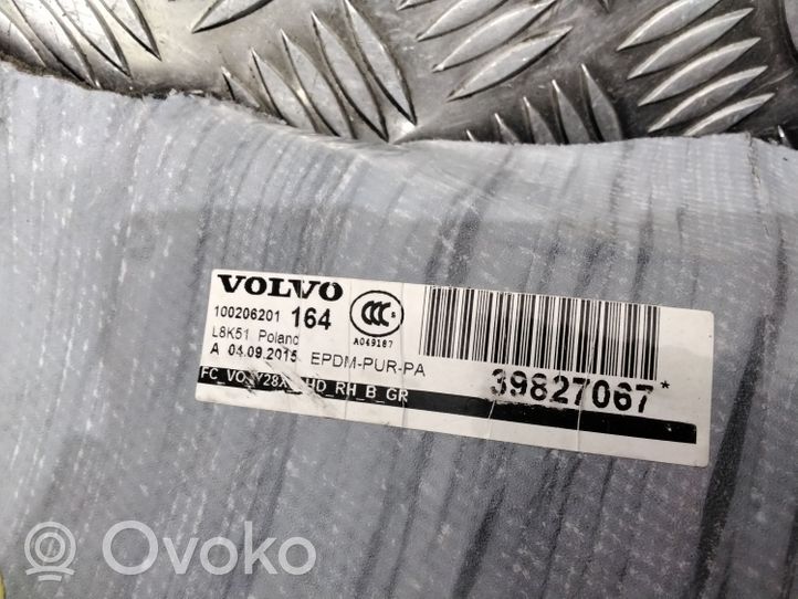 Volvo V70 Wykładzina podłogowa przednia 39827067