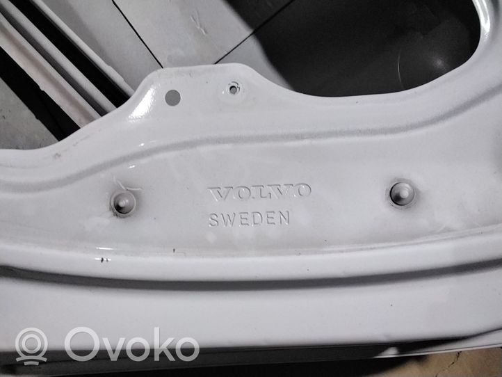 Volvo V70 Takaovi 