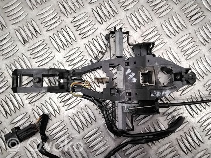 Volvo V70 Halterung Türgriff hinten 30784205