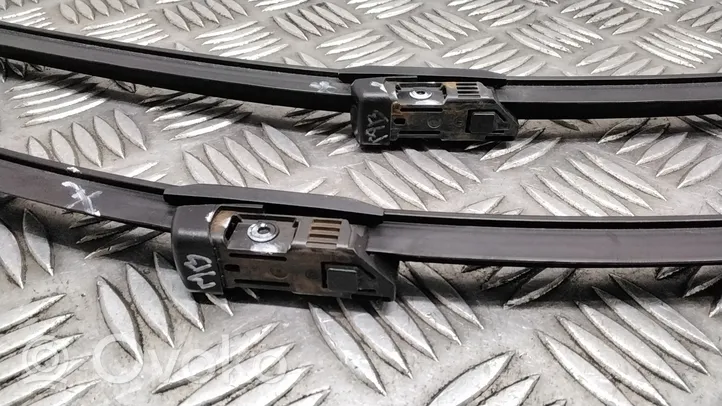 Mercedes-Benz E W212 Windshield/front glass wiper blade 