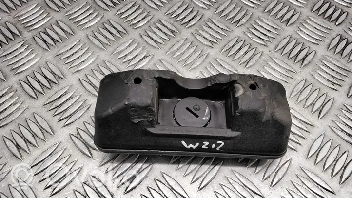 Mercedes-Benz E W212 Jack pad point de levage au Cric A0009986750