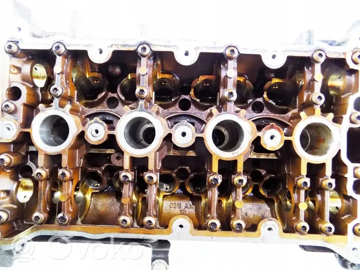 Volkswagen PASSAT B5.5 Testata motore 06b103373