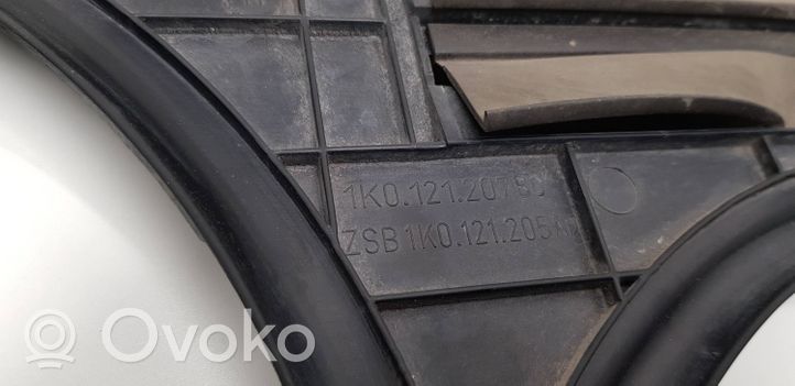 Volkswagen Caddy Osłona wentylatora chłodnicy 1K0121207BC