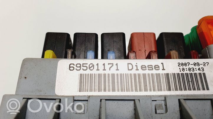 Iveco Daily 35 - 40.10 Fuse box set 69501171