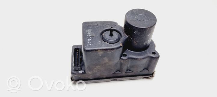 Audi 80 90 S2 B4 Central locking vacuum pump 443862257H
