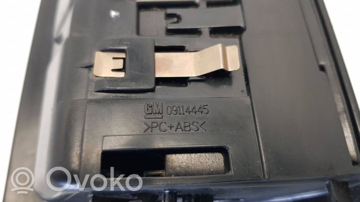 Opel Corsa C Popielniczka przednia tunelu środkowego 09114445