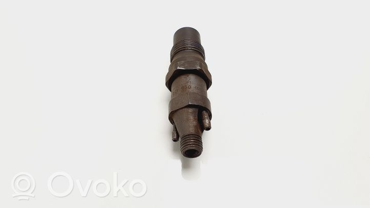 Volkswagen Golf III Injecteur de carburant 068130202A