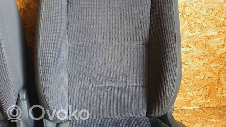 Volkswagen Golf V Sēdekļu komplekts 1K9885032A