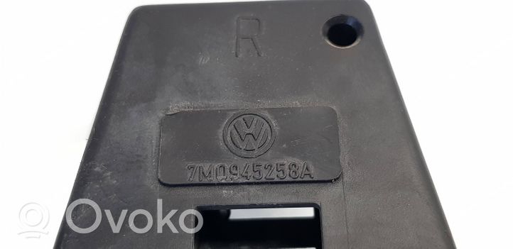 Volkswagen Sharan Porte ampoule de feu arrière 7M0945258A