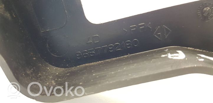 Citroen C4 Grand Picasso Kita variklio skyriaus detalė 9657792180