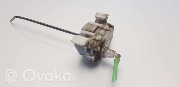 Audi A4 S4 B5 8D Central locking vacuum pump 8D0862153