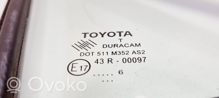 Toyota Yaris Fenêtre latérale avant / vitre triangulaire (4 portes) 682150D050