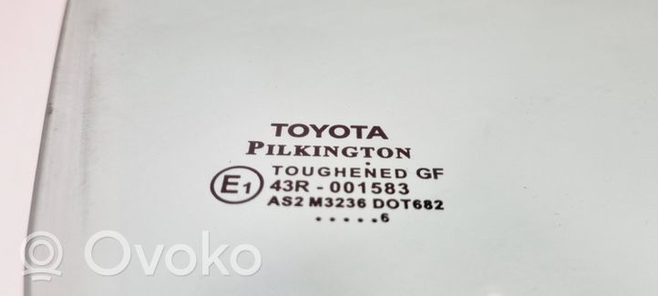 Toyota Yaris Pagrindinis priekinių durų stiklas (keturdurio) 