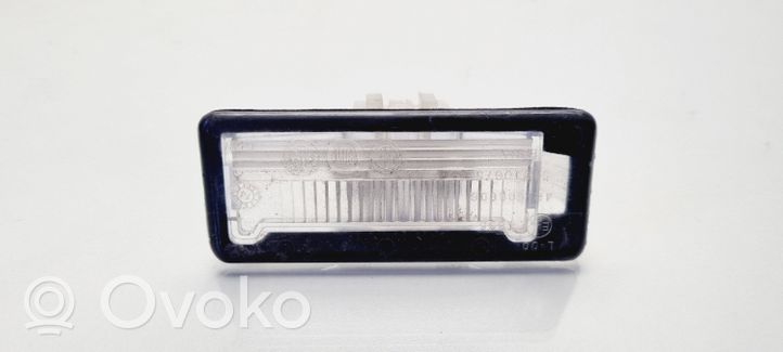 Opel Combo D Lampa oświetlenia tylnej tablicy rejestracyjnej 