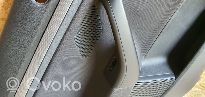 Volkswagen Golf V Обшивка задней двери 1K4868115