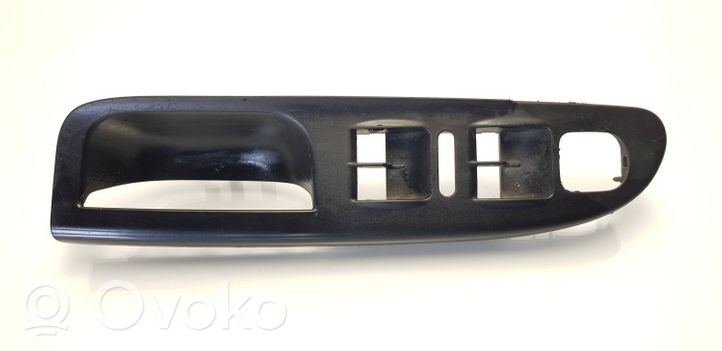 Volkswagen PASSAT B6 Front door interior handle trim 3C1867171