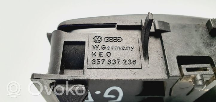 Volkswagen PASSAT B3 Galinė atidarymo rankenėlė vidinė 357837236