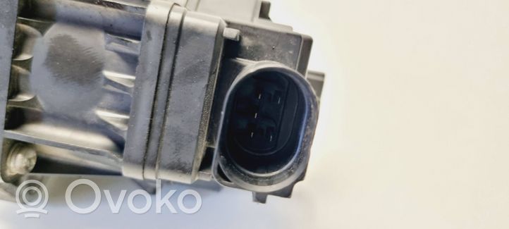 Opel Zafira C EGR valve 55566052