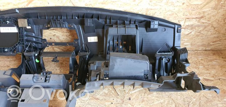 Opel Zafira C Dashboard 332910517