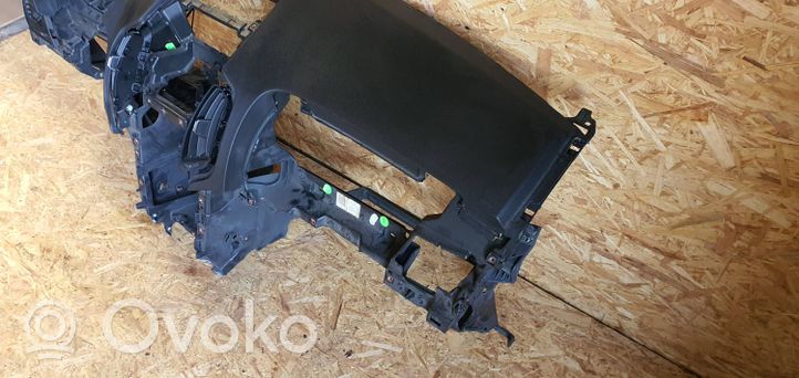 Opel Zafira C Dashboard 332910517