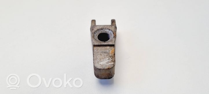 Opel Zafira C Fuel Injector clamp holder 