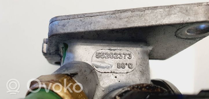 Opel Corsa D Termostato/alloggiamento del termostato 55202373