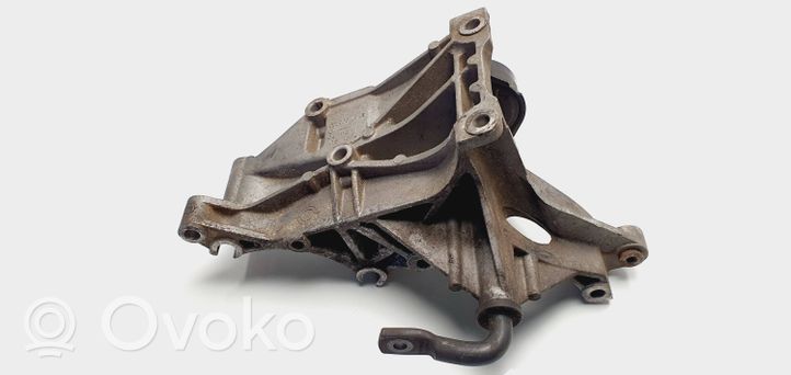 Volkswagen Sharan Generator/alternator bracket 028903143AB